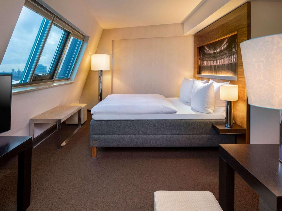 Moevenpick Hotel Hamburg City Экстерьер фото