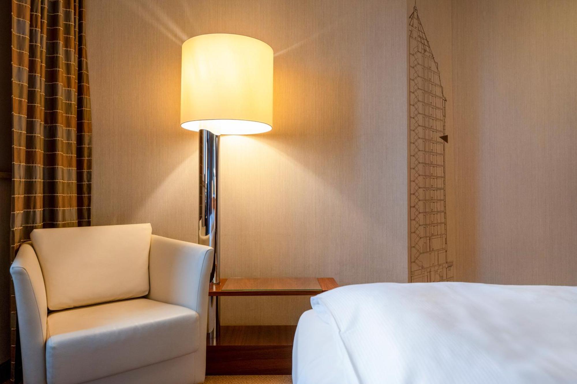 Moevenpick Hotel Hamburg City Экстерьер фото