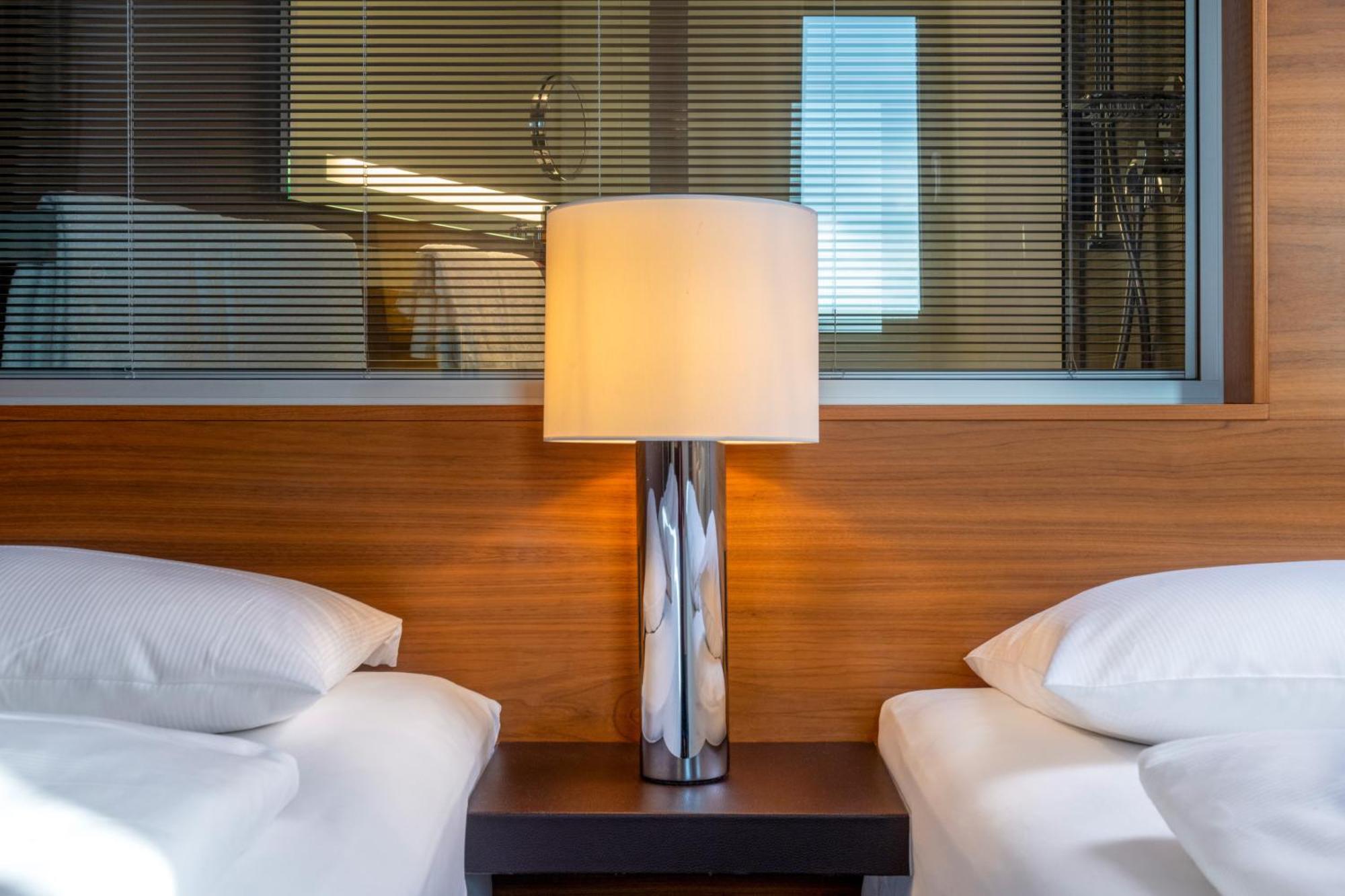 Moevenpick Hotel Hamburg City Экстерьер фото