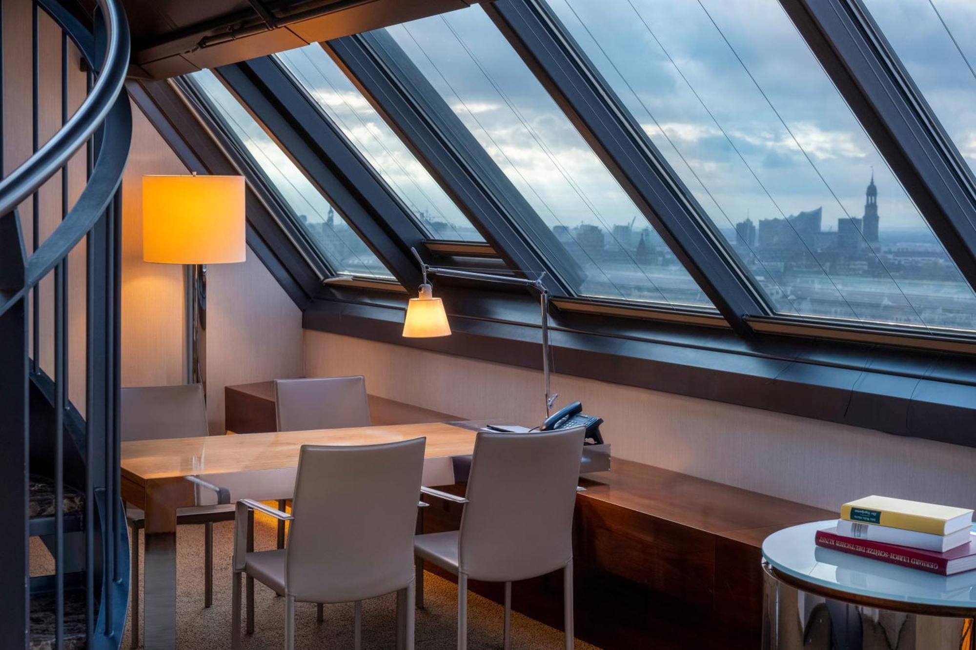 Moevenpick Hotel Hamburg City Экстерьер фото