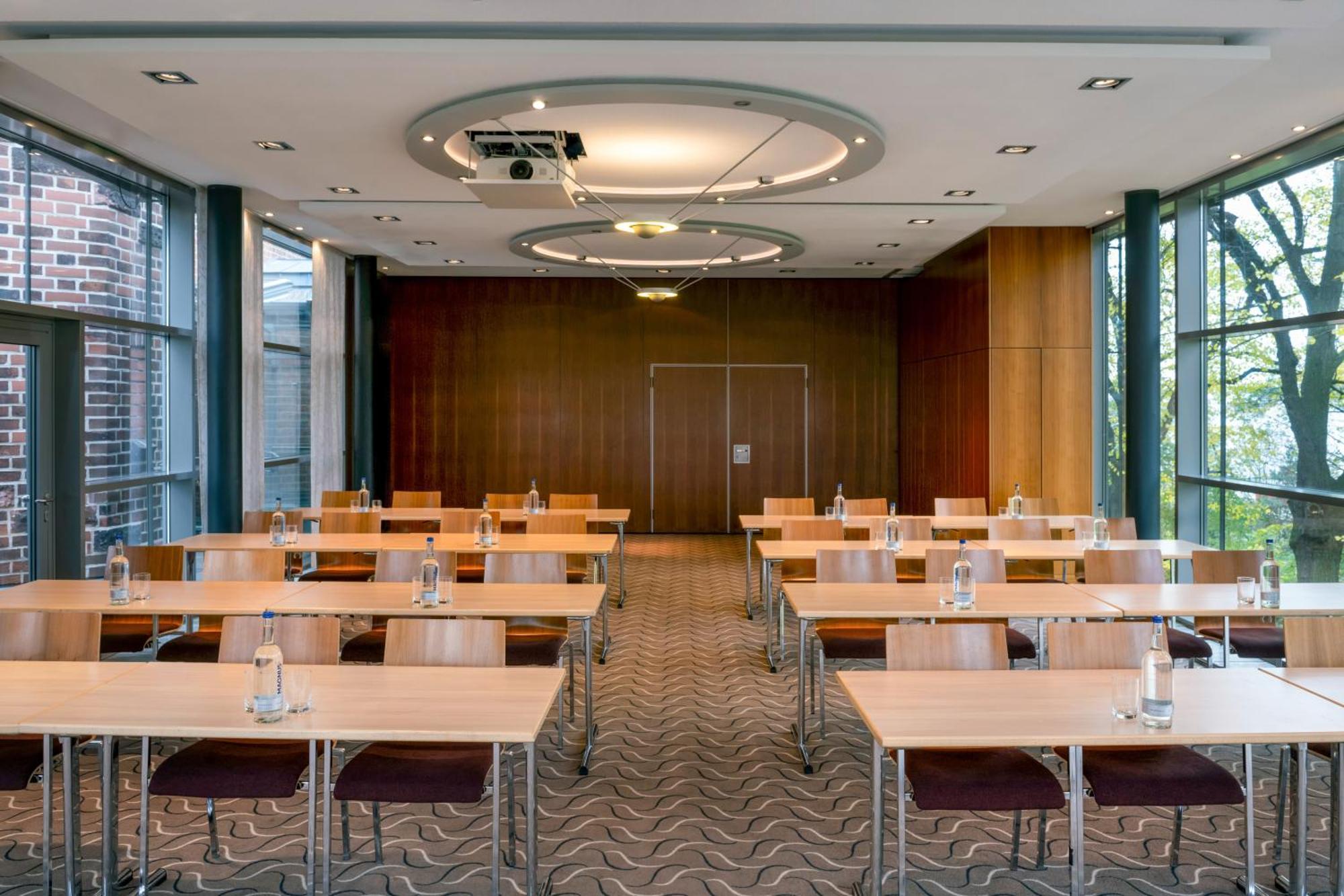Moevenpick Hotel Hamburg City Экстерьер фото