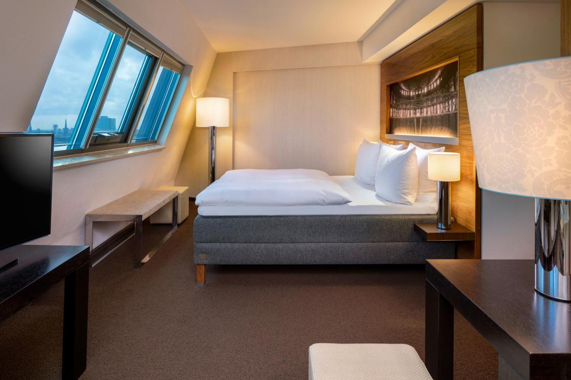 Moevenpick Hotel Hamburg City Экстерьер фото
