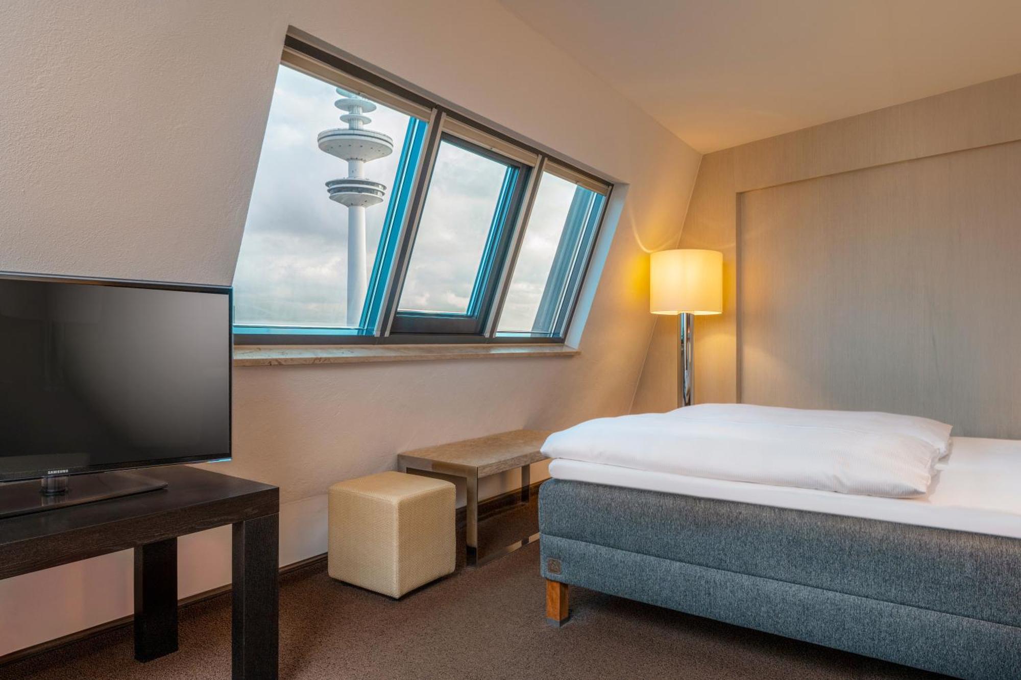 Moevenpick Hotel Hamburg City Экстерьер фото
