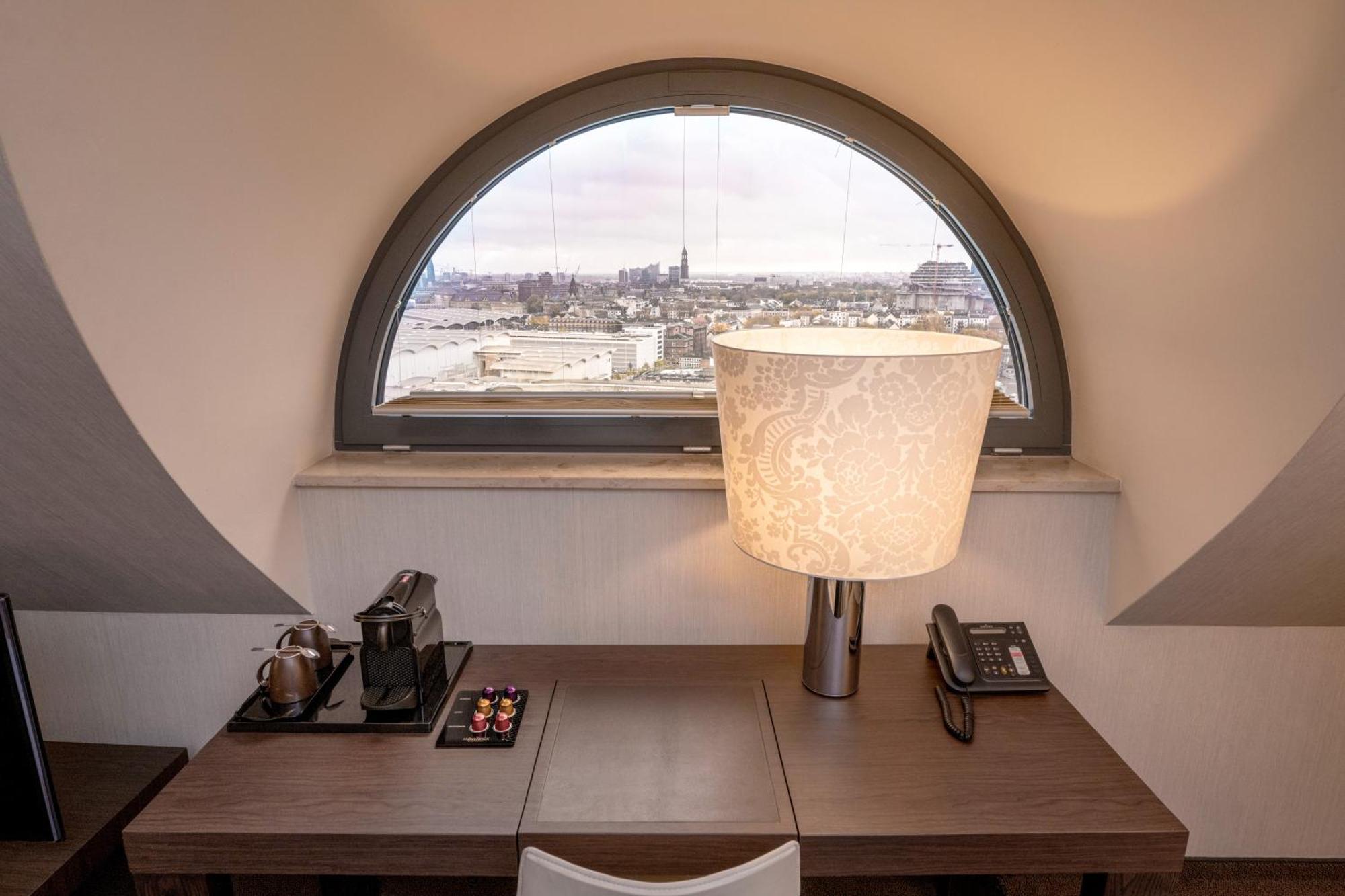 Moevenpick Hotel Hamburg City Экстерьер фото