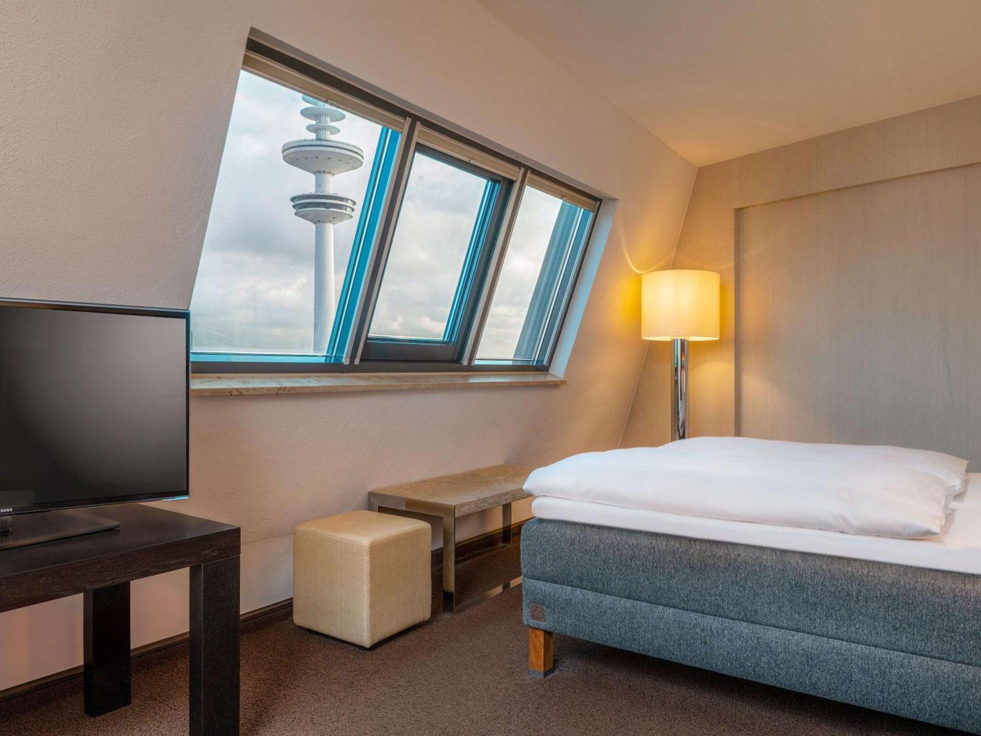 Moevenpick Hotel Hamburg City Экстерьер фото